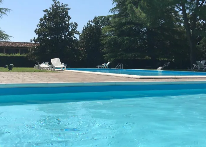 Апартаменти White House