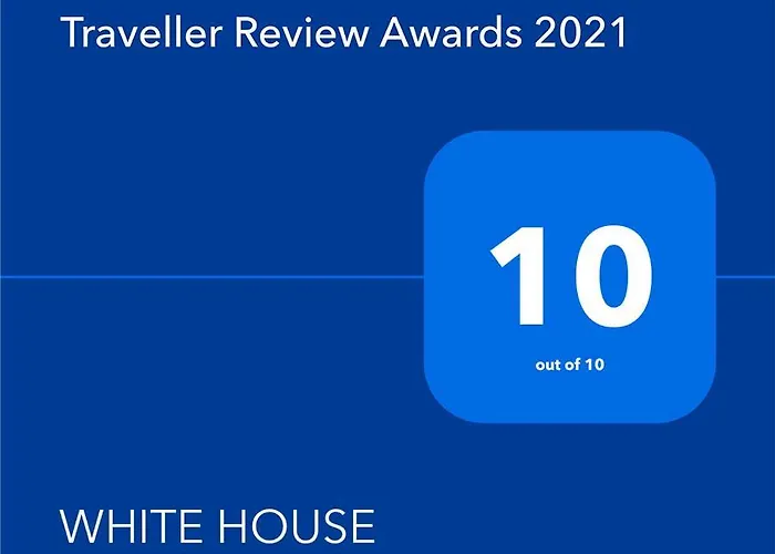 White House Апартаменти *